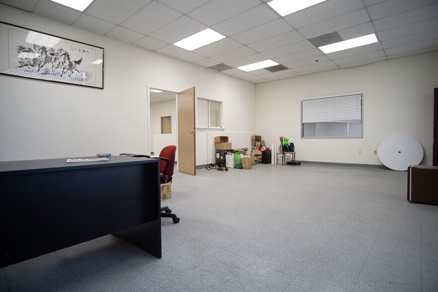 More Photos Of 1929 Campus Ave, Ontario Warehouse For Lease