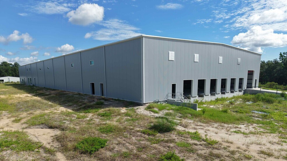 More Photos Of 2221 US-441, Fruitland Park Showroom For Sale
