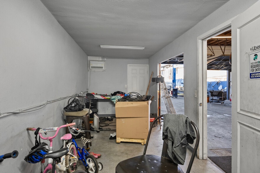 More Photos Of 3846 W Imperial Hwy, Inglewood Industrial For Sale
