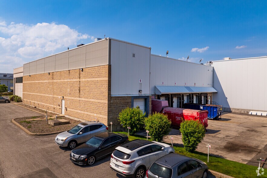 More Photos Of 9750 Boul Des Sciences, Anjou Distribution For Lease