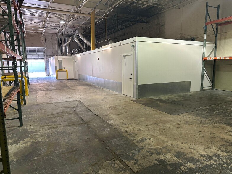 More Photos Of 1157-1161 NW 159th Dr, Miami Warehouse For Lease