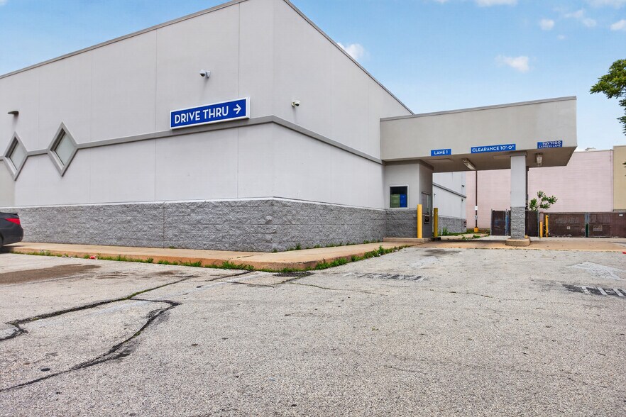 More Photos Of 5627-5699 Chestnut St, Philadelphia Drugstore For Lease