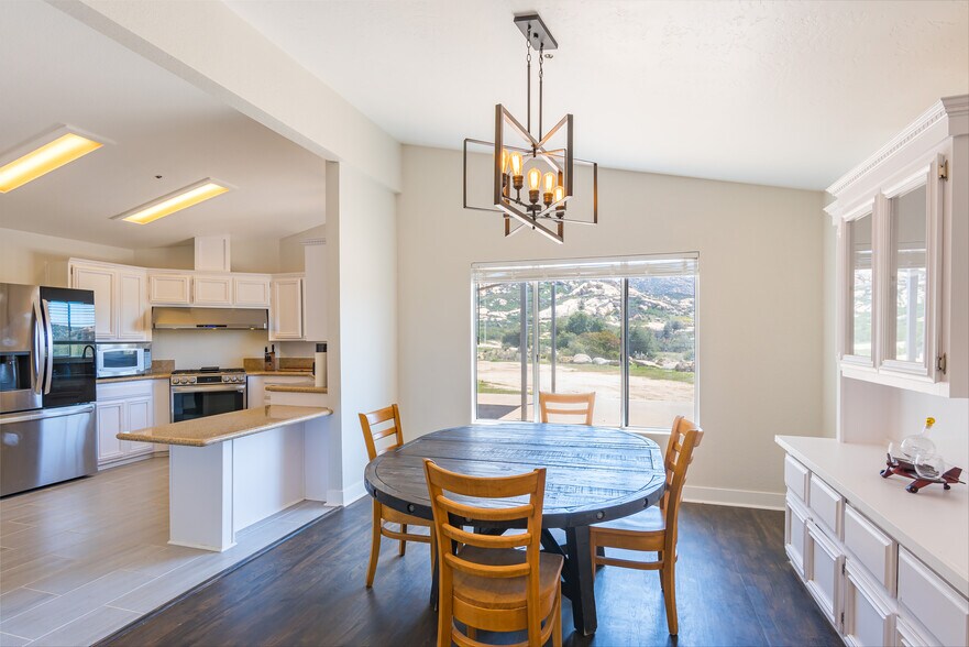 More Photos Of 19191 High Glen Rd, Alpine Specialty For Sale
