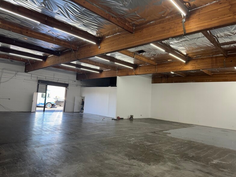 More Photos Of 9830 San Fernando Rd, Pacoima Warehouse For Lease