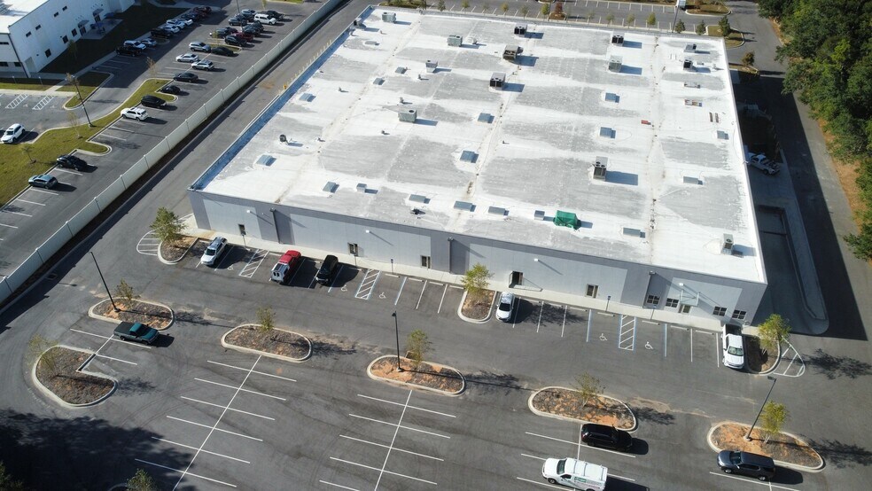 More Photos Of 5031 Commerce Park Cir, Pensacola Warehouse For Lease