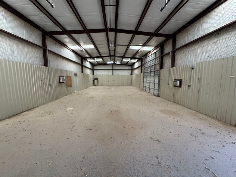 More Photos Of 3938 S County Road 1290, Odessa Warehouse For Lease
