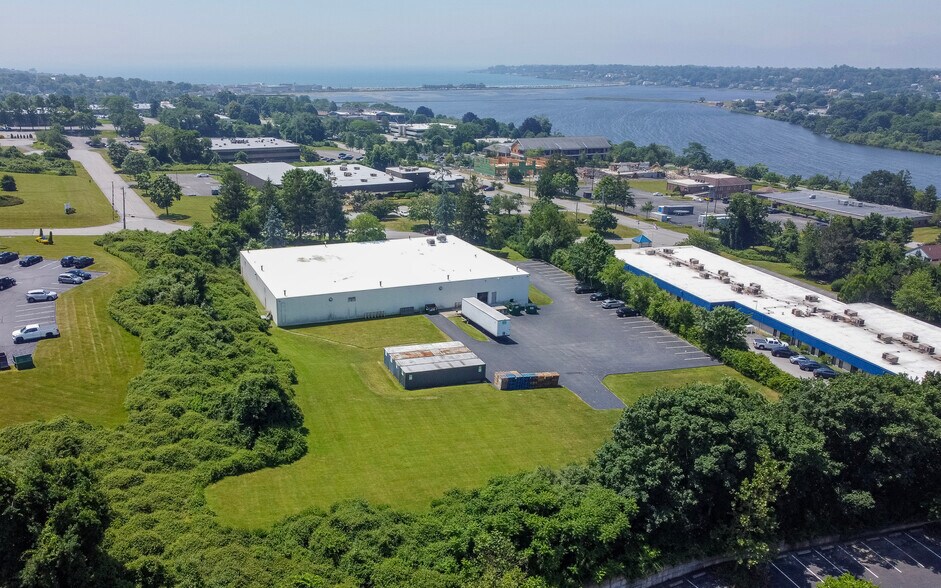 More Photos Of 72 Johnny Cake Hill Rd, Middletown Distribution For Sale