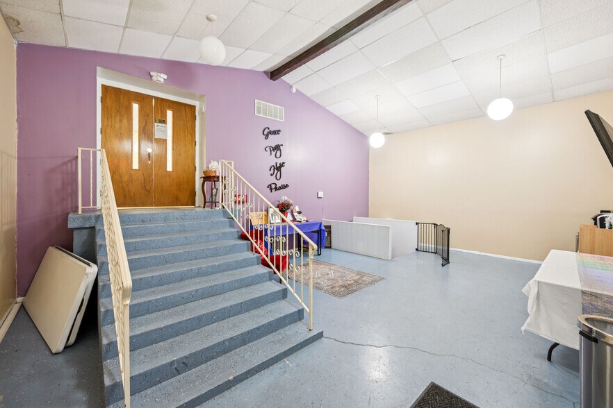 More Photos Of 510 W Broad St, Palmyra Religious Facility For Sale