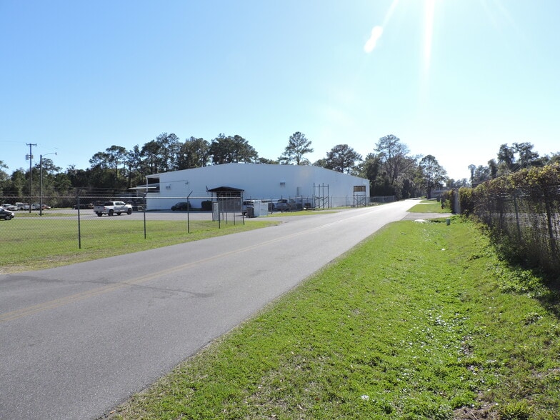 More Photos Of 1170 W Us-90, Lake City Light Distribution For Sale