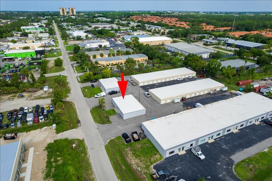 Primary Photo Of 2231-2235 Bruner Ln, Fort Myers Distribution For Sale
