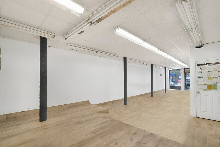 More Photos Of 684 Bay St, Staten Island Storefront Retail Residential For Sale