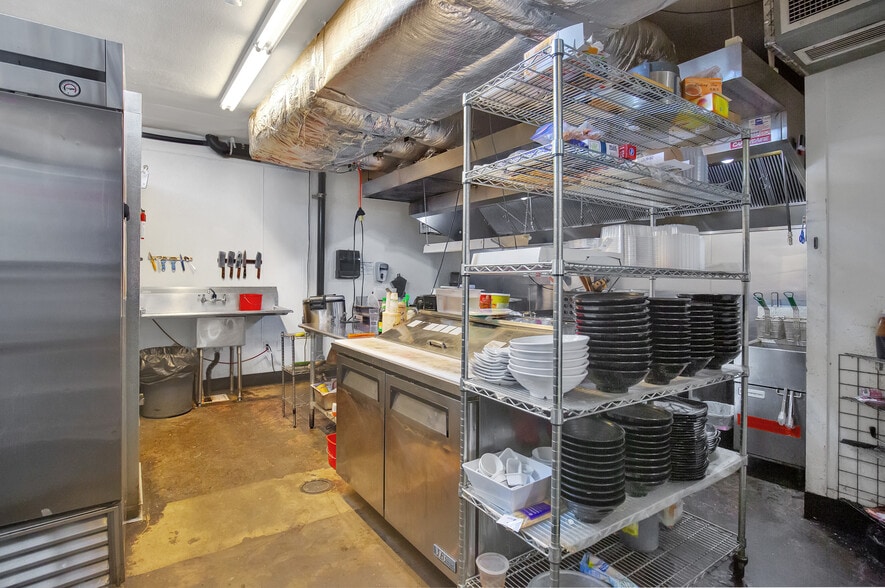 More Photos Of 5003 N Lombard St, Portland Restaurant For Lease