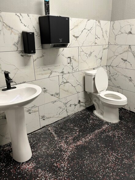 More Photos Of 4375 W Desert Inn Rd, Las Vegas Unknown For Lease