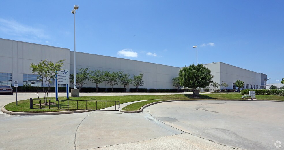 More Photos Of 9900 Sam Houston Center Dr, Houston Warehouse For Lease