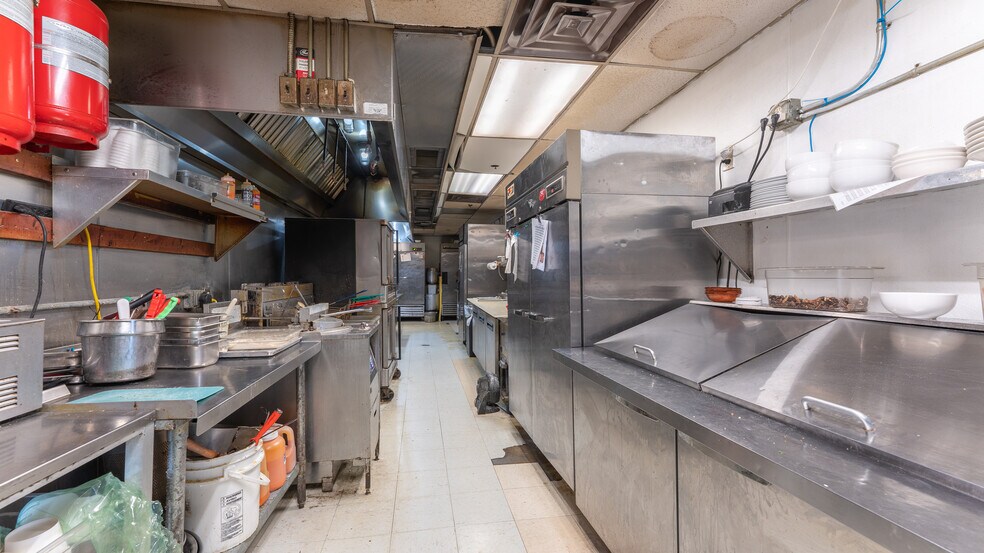 More Photos Of 1815 Bagnell Dam Blvd, Lake Ozark Restaurant For Sale