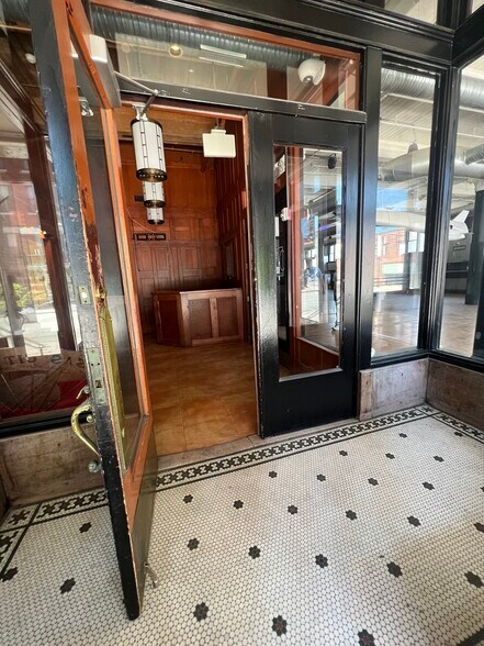 More Photos Of 1000 Broadway Blvd, Kansas City Loft Creative Space For Lease