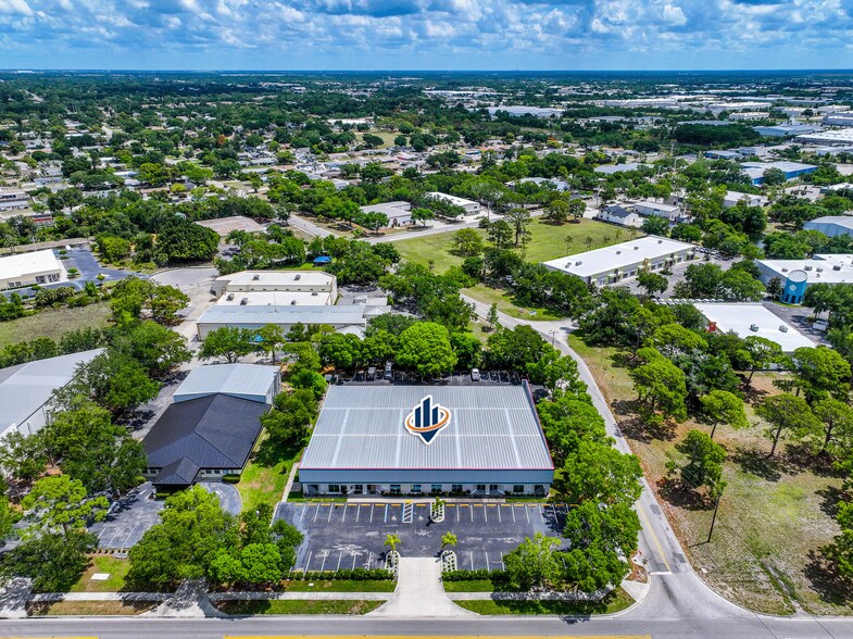 More Photos Of 885 Tallevast Rd, Sarasota Manufacturing For Lease