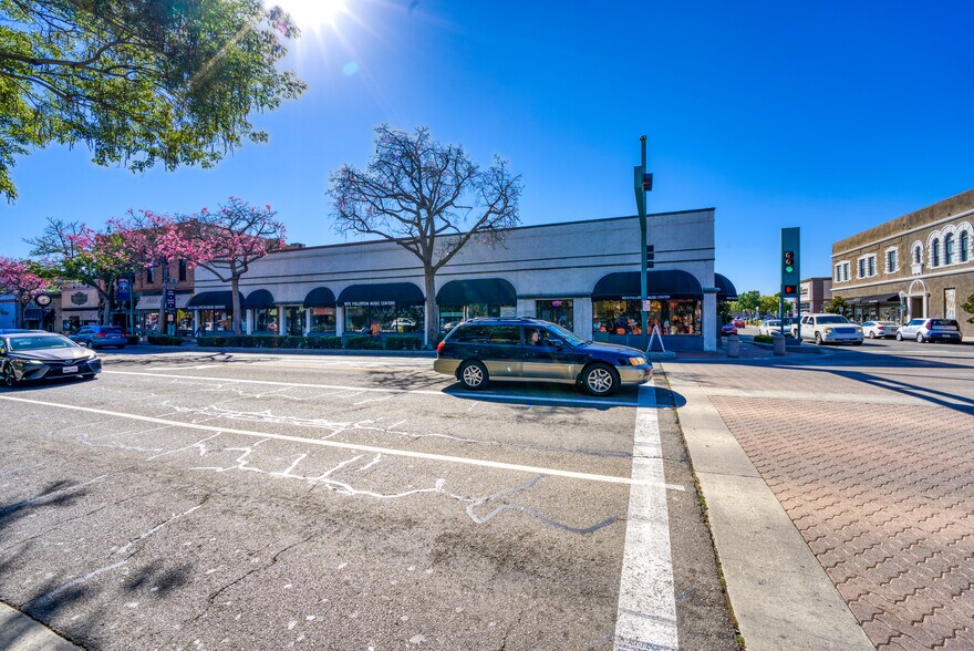 More Photos Of Mo's Music Center, Fullerton Storefront For Sale