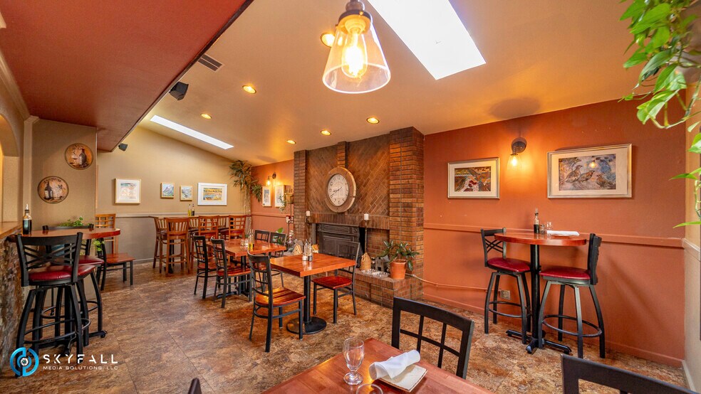 More Photos Of 351 Silver St, Elko Restaurant For Sale