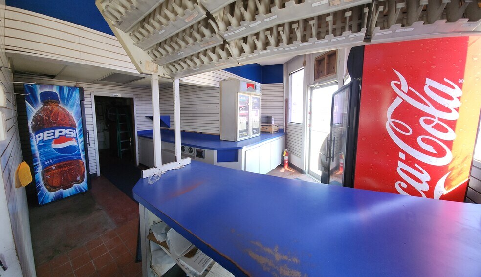 More Photos Of 6162 Dixie Hwy, Bridgeport Service Station For Sale