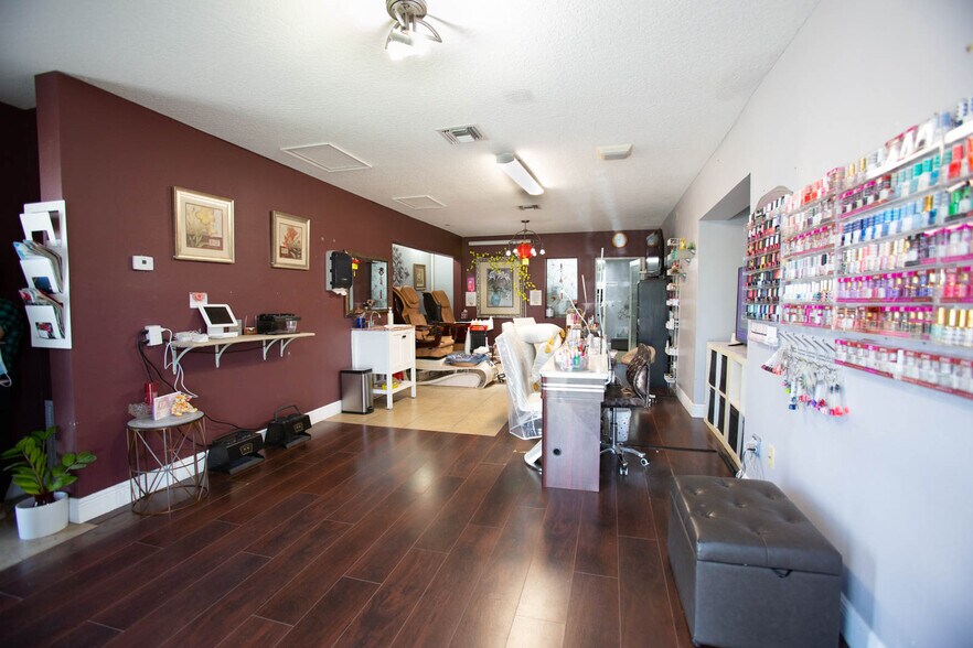 More Photos Of 1609 N Wickham Rd, Melbourne Storefront For Lease