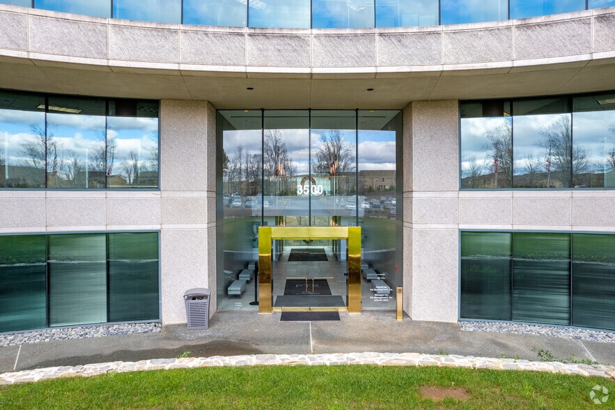 More Photos Of 3500 Parkway Ln, Peachtree Corners Office For Lease
