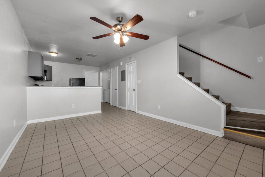 More Photos Of 4936 Flamingo Rd, Fort Worth Apartments For Sale