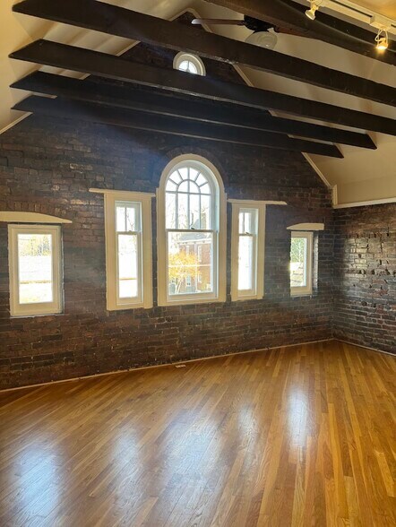 More Photos Of 143 4th Ave N, Franklin Loft Creative Space For Lease