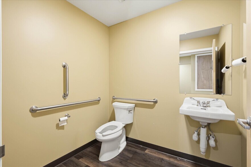 More Photos Of 641 S Prince St, Lancaster Storefront For Sale