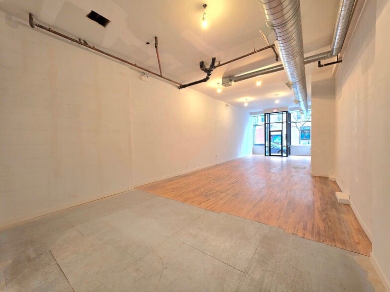More Photos Of 1102 W 18th St., Chicago Apartments For Lease