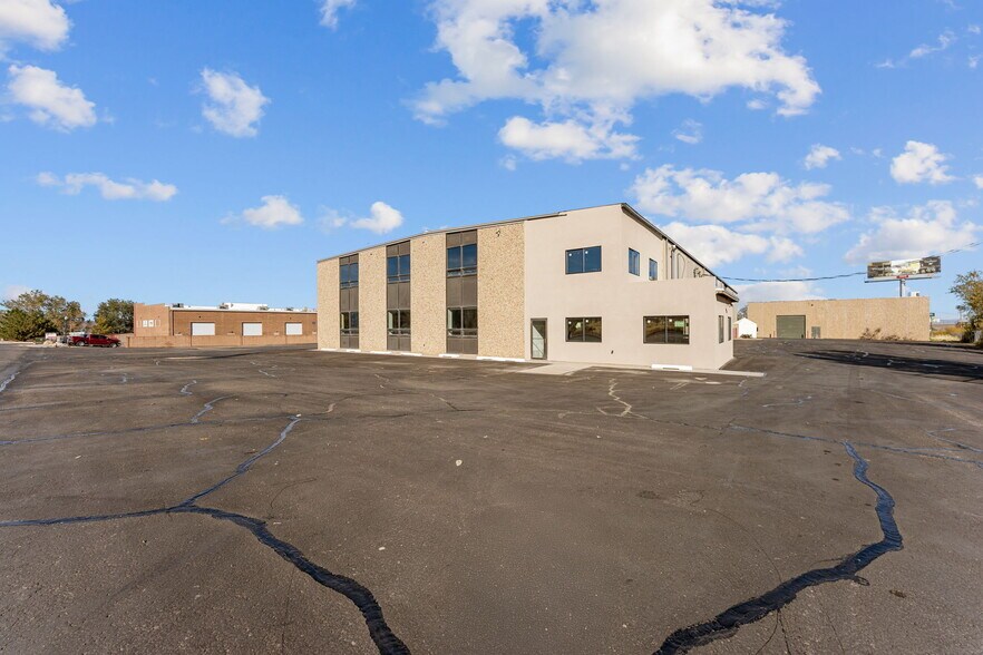 More Photos Of 1342 W Industrial Rd, Cedar City Warehouse For Lease