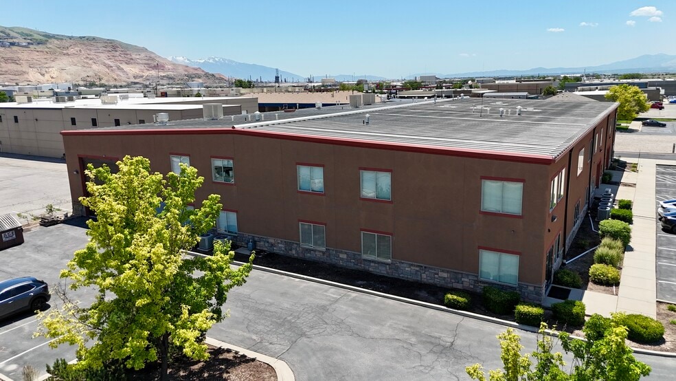 More Photos Of 190 N Cutler Dr, North Salt Lake Warehouse For Lease