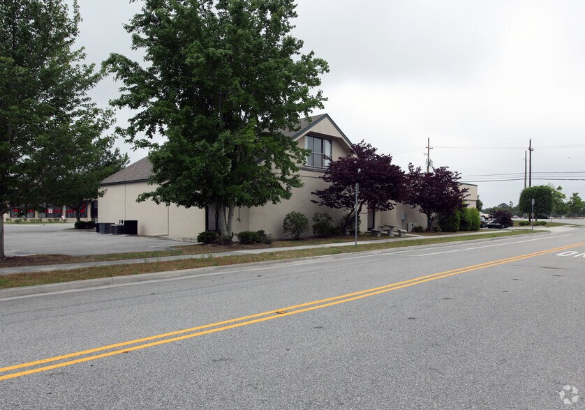 More Photos Of 2547 S 17th St, Wilmington Unknown For Lease