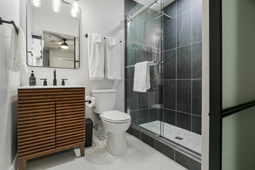 More Photos Of 122 College St, Asheville Storefront Retail Residential For Sale