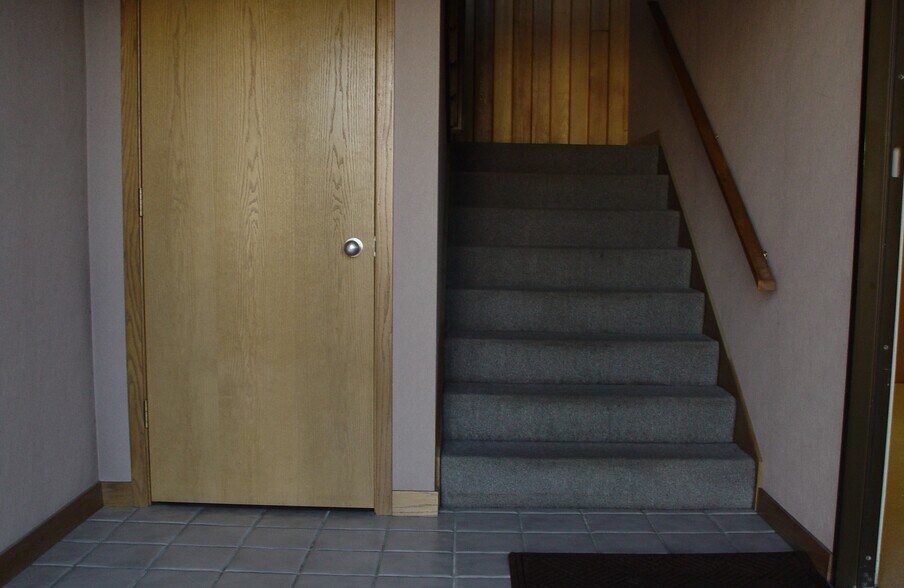 More Photos Of 980 Deere St, Fairbanks Warehouse For Sale