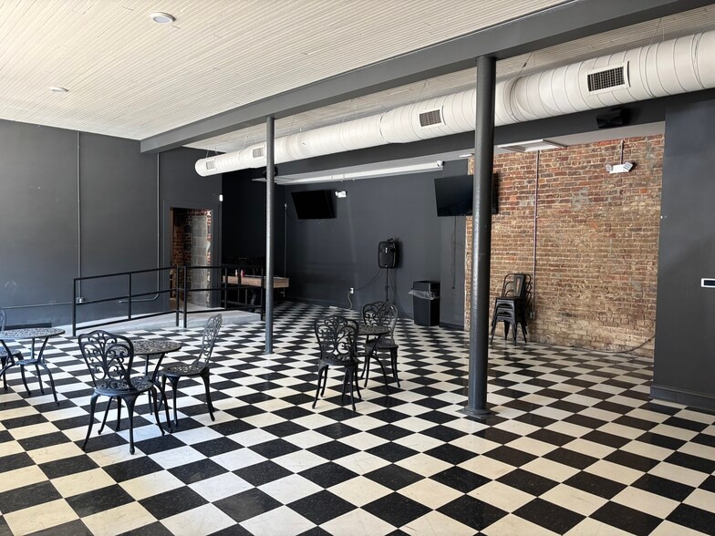 More Photos Of 103 E Anderson St, Selma Restaurant For Lease