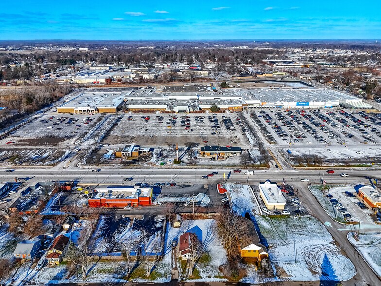More Photos Of 1788-1850 W Michigan Ave, Jackson Freestanding For Lease