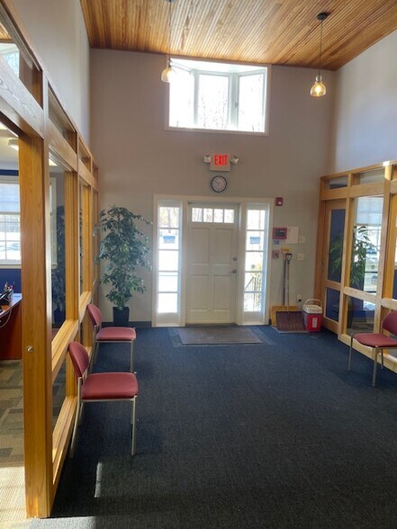 More Photos Of 60 Willow Rd, Ayer Warehouse For Lease