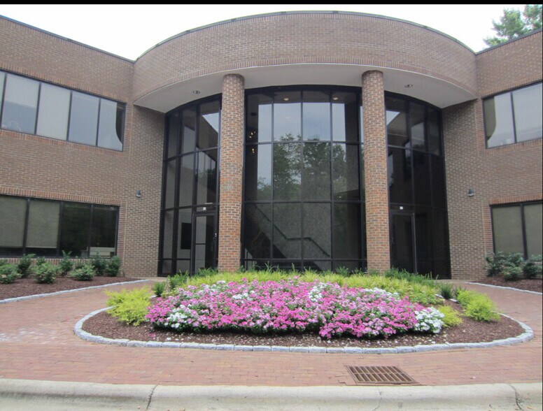 More Photos Of 201 Commonwealth Ct, Cary Office Residential For Lease