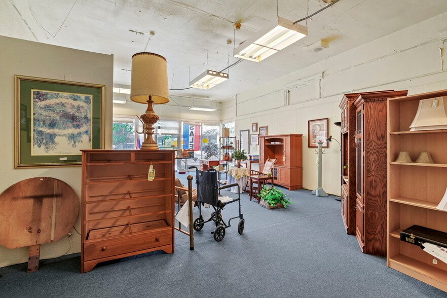 More Photos Of , Spokane General Retail For Sale
