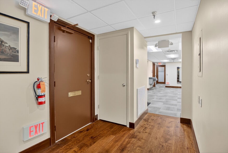More Photos Of 750 Washington Rd, Mt Lebanon Apartments For Lease