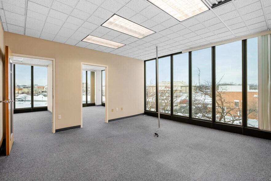 More Photos Of 2627 E Beltline Ave SE, Grand Rapids Medical For Lease