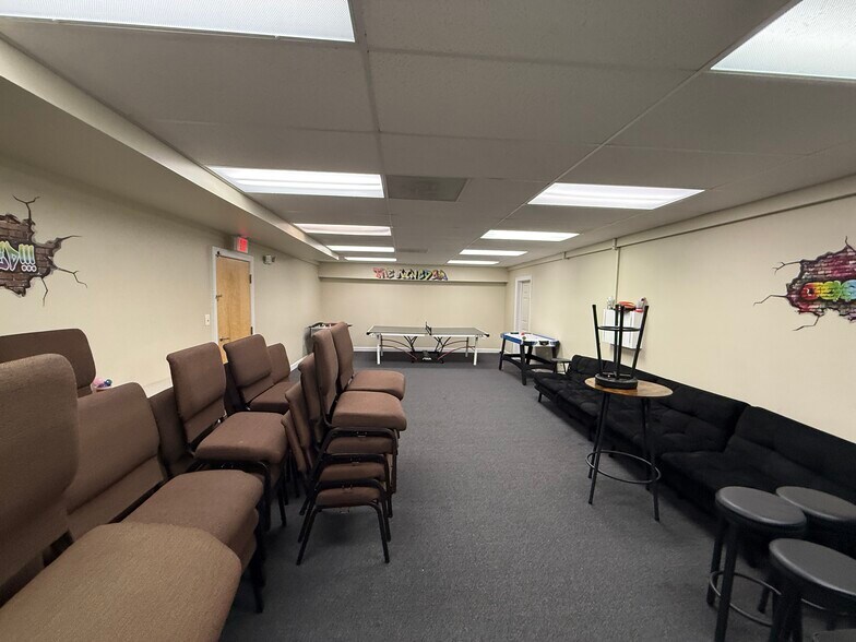 More Photos Of 8314 Browns Ln, Manassas Flex For Lease