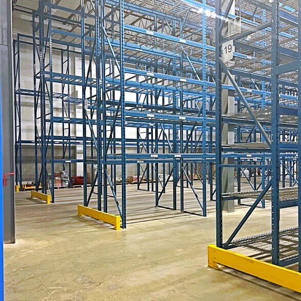 More Photos Of 885 Memorial Dr, Wood Buffalo Warehouse For Lease