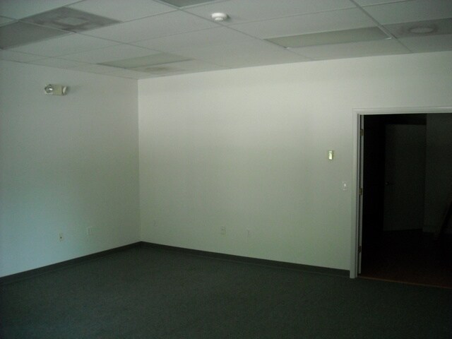 More Photos Of 4582-4612 Ashton Rd, Sarasota Warehouse For Lease