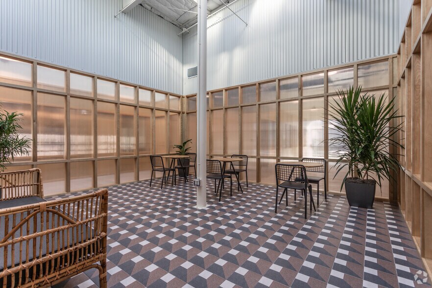 More Photos Of 2339 Commerce St, Houston Coworking Space