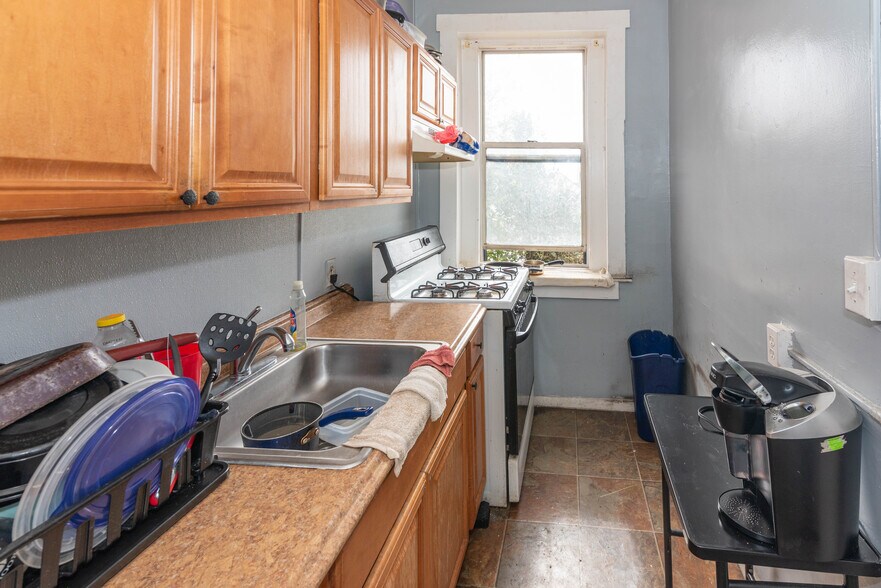 More Photos Of 3210-3212 Walbrook Ave, Baltimore Apartments For Sale