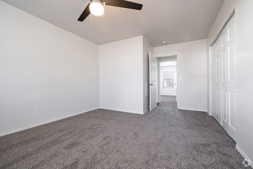 More Photos Of 275 S Fort Ln, Layton Apartments For Sale
