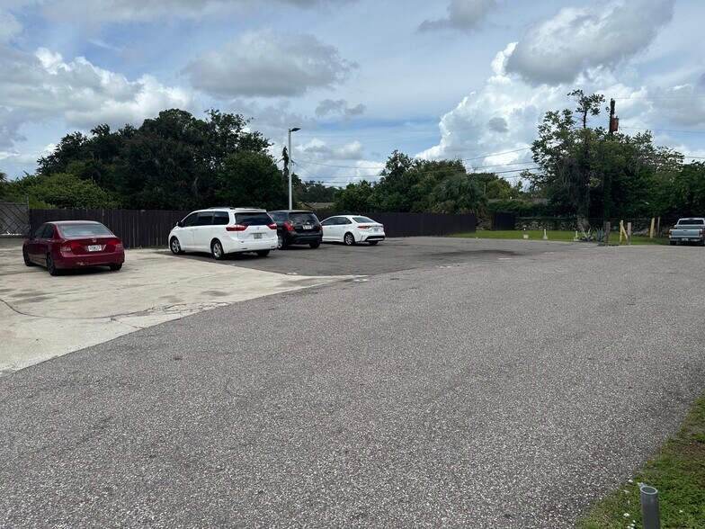 More Photos Of 1011 W Lancaster Rd, Orlando General Retail For Sale