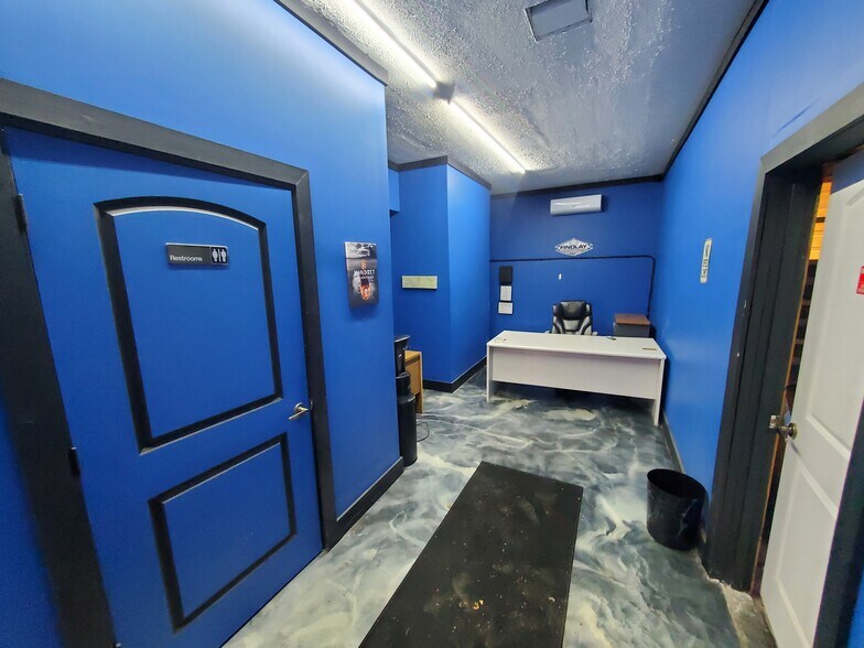 More Photos Of 726 S Blanchard St, Findlay Carwash For Sale
